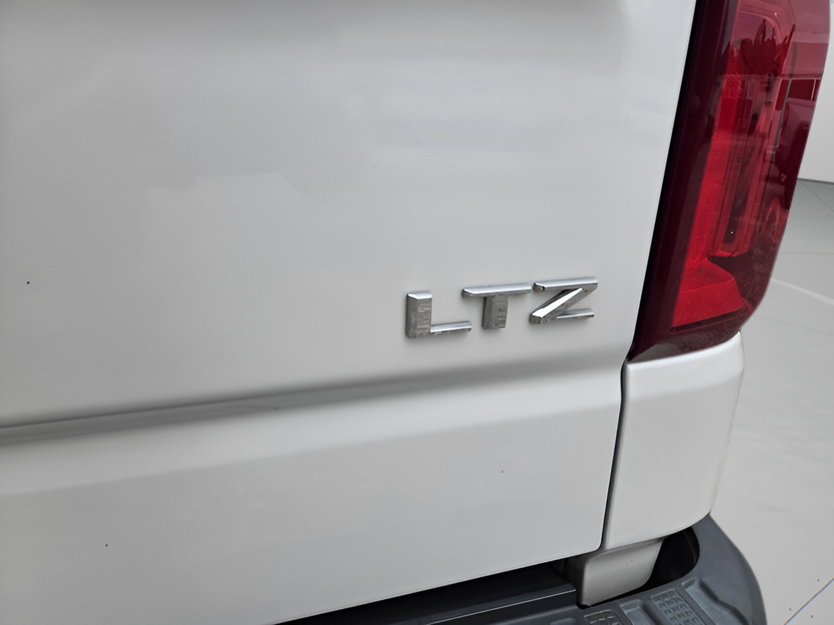 Used 2019 Chevrolet Silverado 1500 LTZ w/ LTZ Plus Package image 17