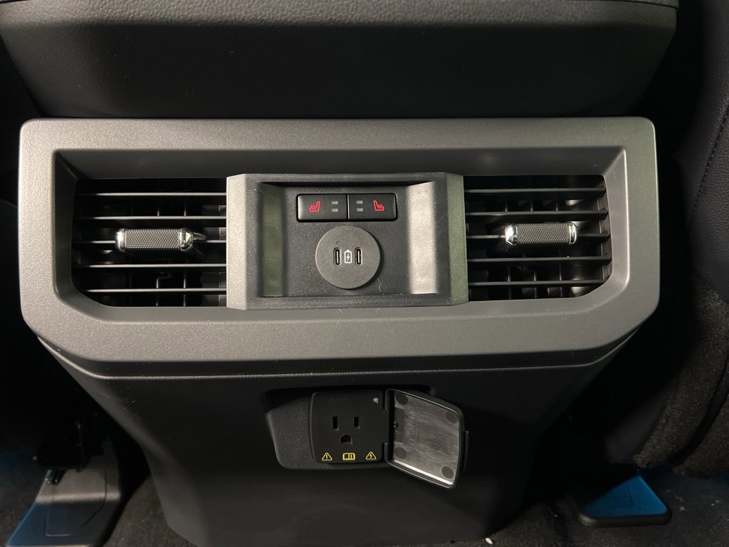 New 2026 Ford F250 Lariat w/ Black Appearance Package image 38