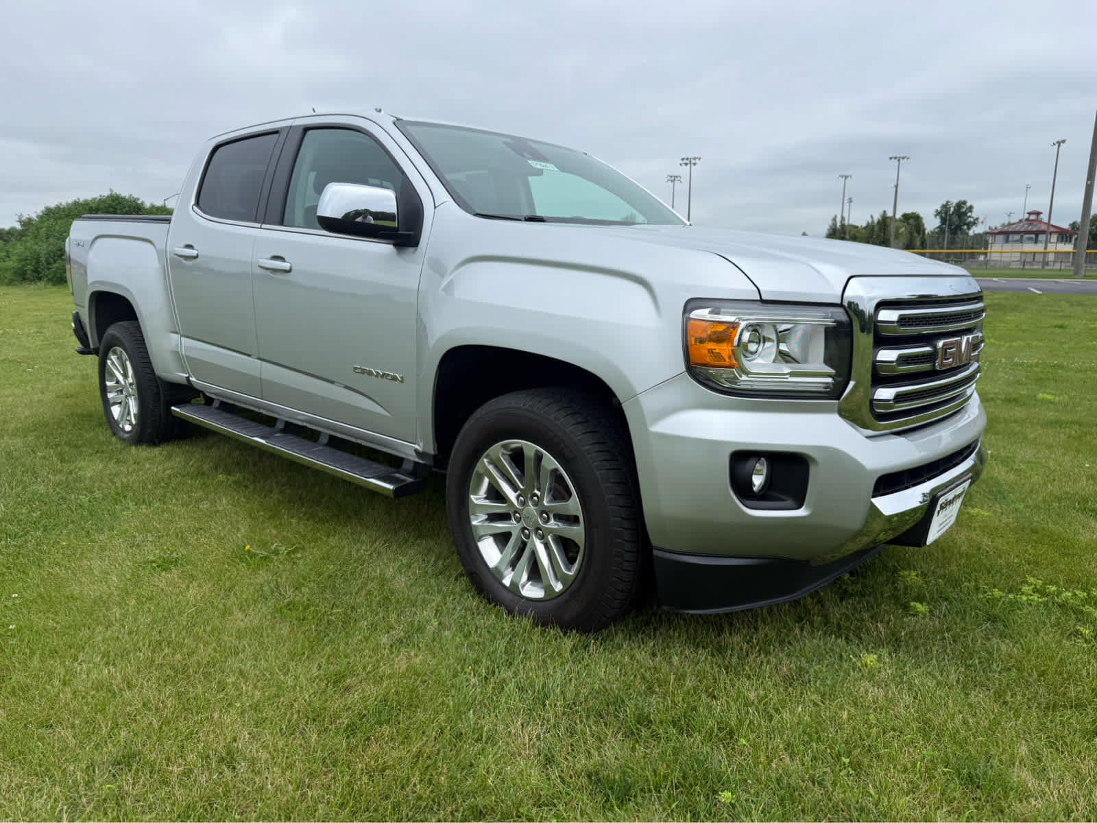 Used 2017 GMC Canyon SLT w/ Driver Alert Package AWD/4WD image 4