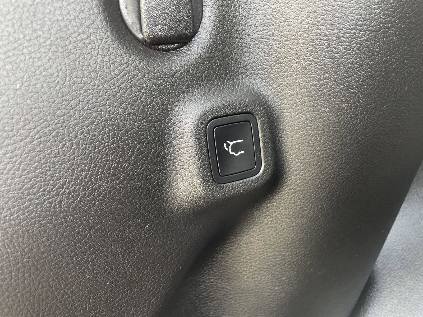 Used 2025 Jeep Compass Trailhawk w/ Trailhawk Elite Group image 38