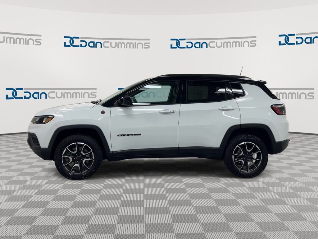 Used 2025 Jeep Compass Trailhawk w/ Trailer Tow Group AWD/4WD image 5
