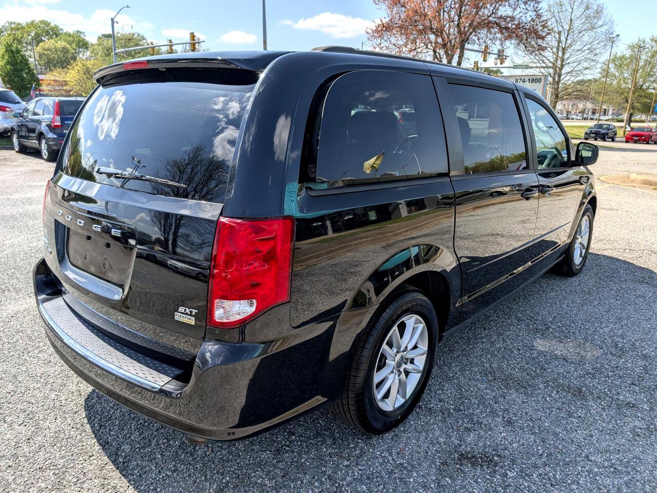 Used 2015 Dodge Grand Caravan SXT image 8