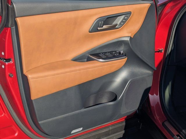 Used 2025 Toyota Crown Signia AWD/4WD image 10