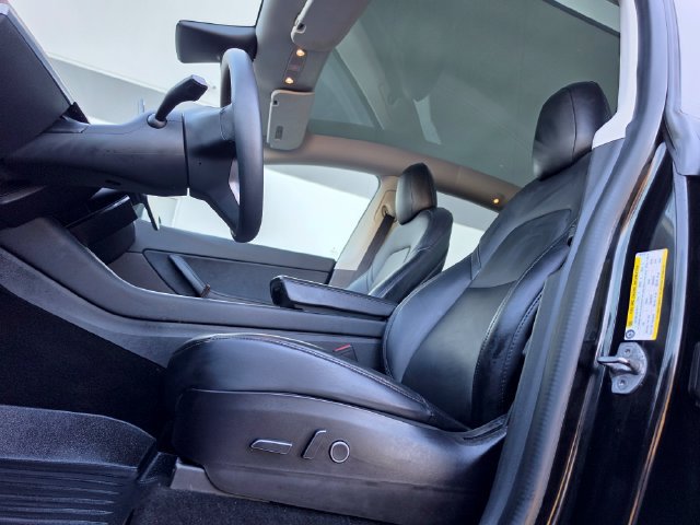 Used 2021 Tesla Model Y Long Range AWD/4WD image 19