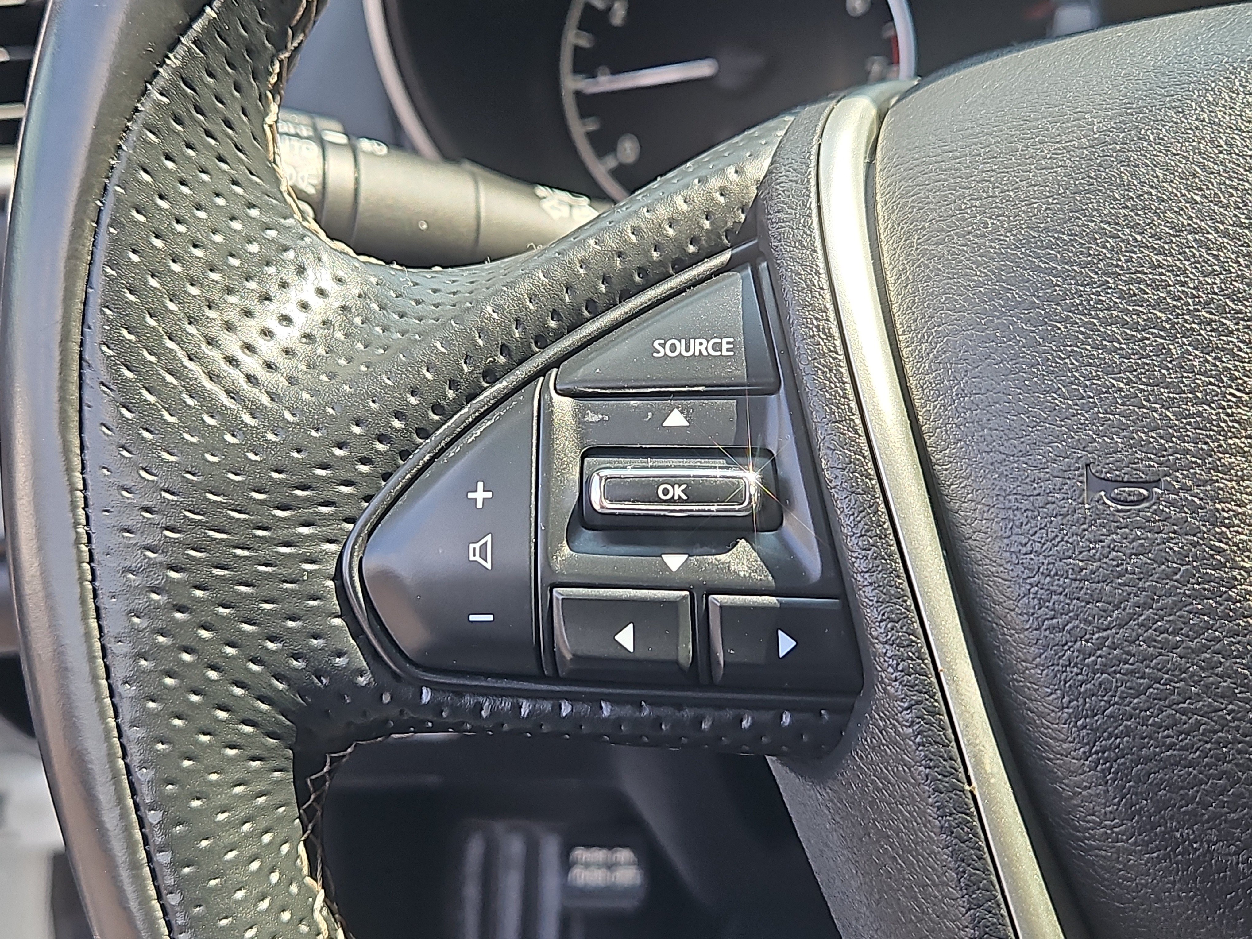 Used 2023 Nissan Maxima Platinum w/ Sport Mat Group FWD image 18