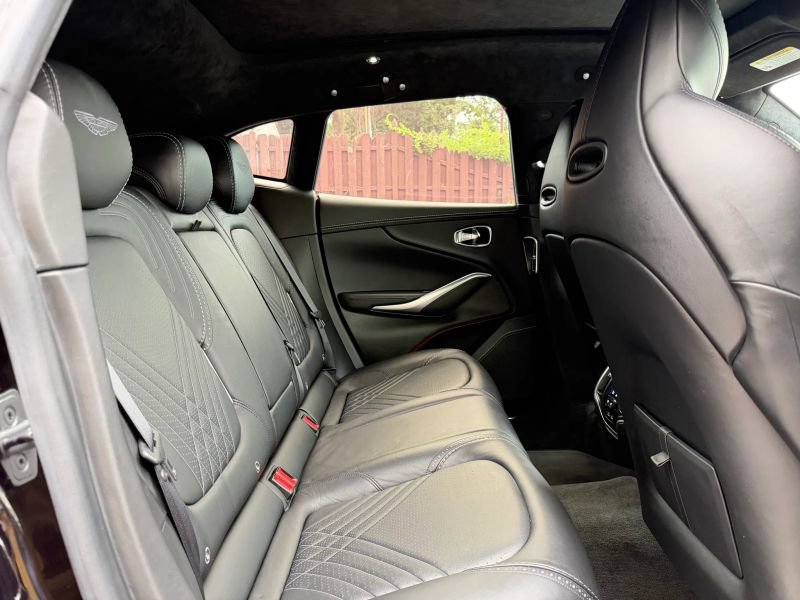 Used 2021 Aston Martin DBX AWD/4WD image 26