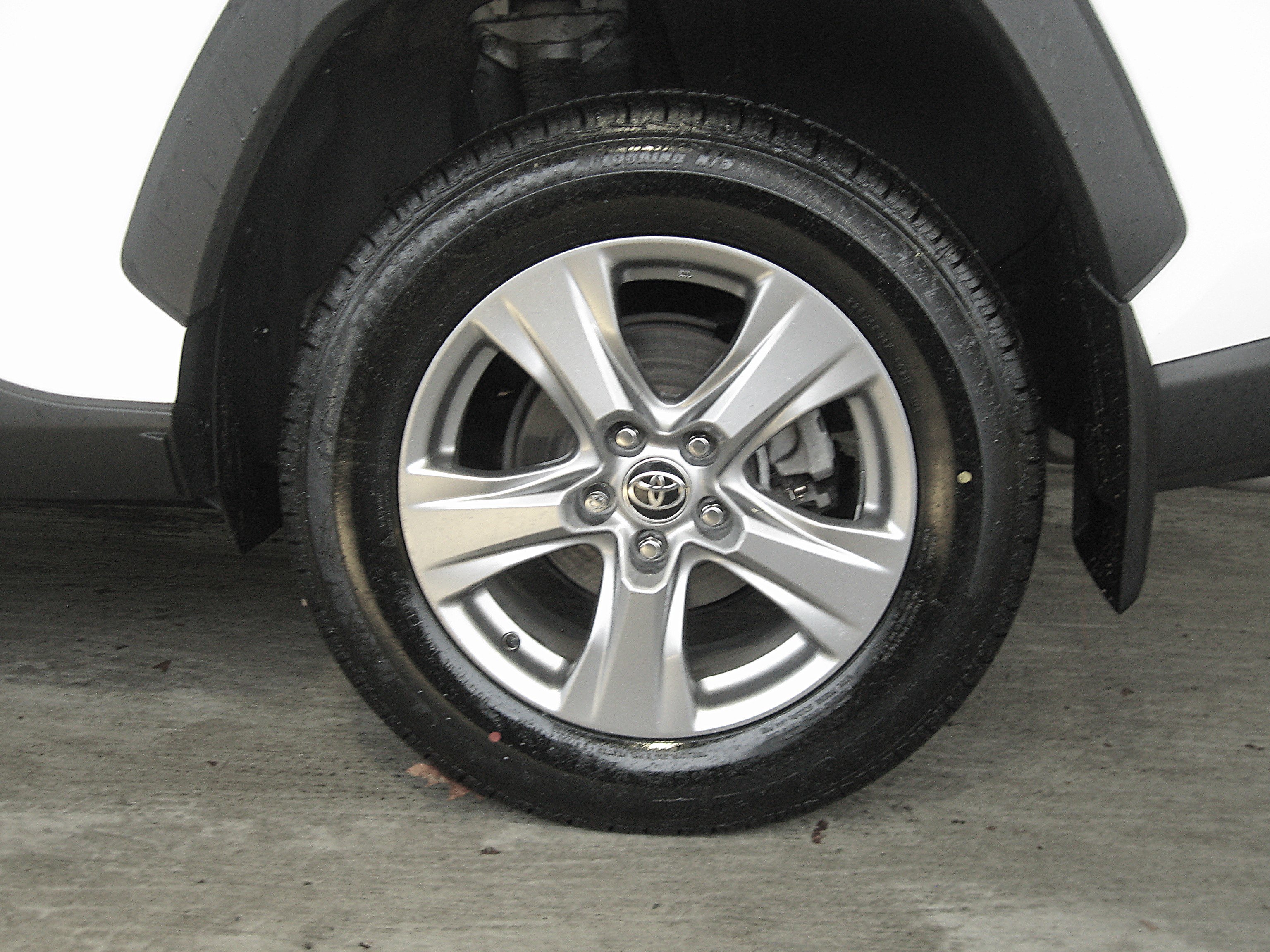 Used 2022 Toyota RAV4 XLE image 28