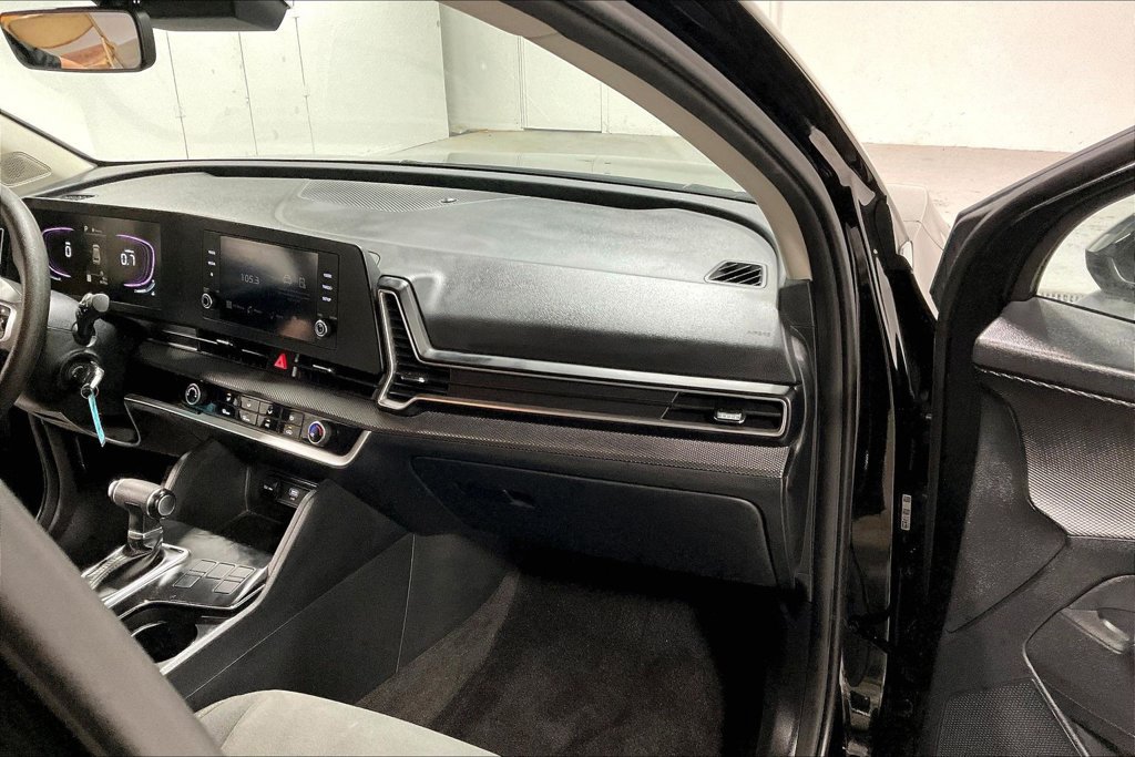 Used 2025 Kia Sportage LX FWD image 19