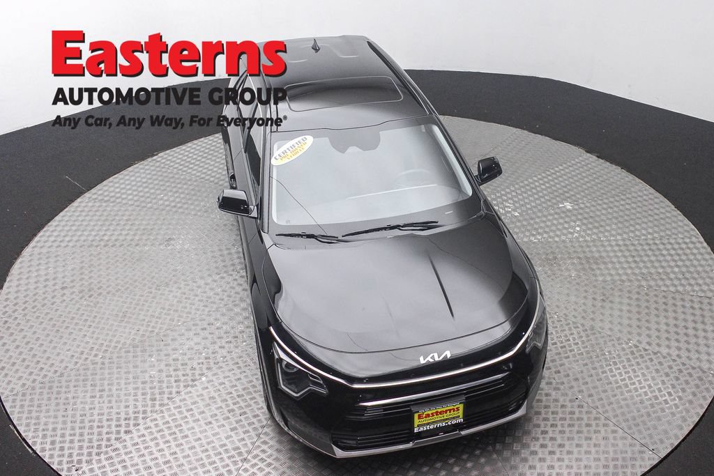 Used 2023 Kia Niro EX Touring FWD image 3