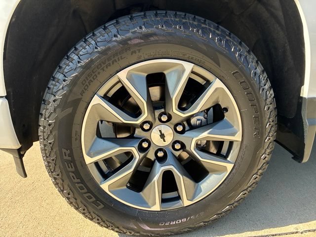 Used 2023 Chevrolet Silverado 1500 RST w/ Convenience Package II AWD/4WD image 4
