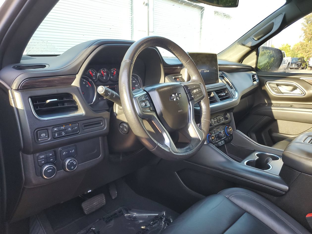 Used 2021 Chevrolet Tahoe Z71 w/ Luxury Package AWD/4WD image 17