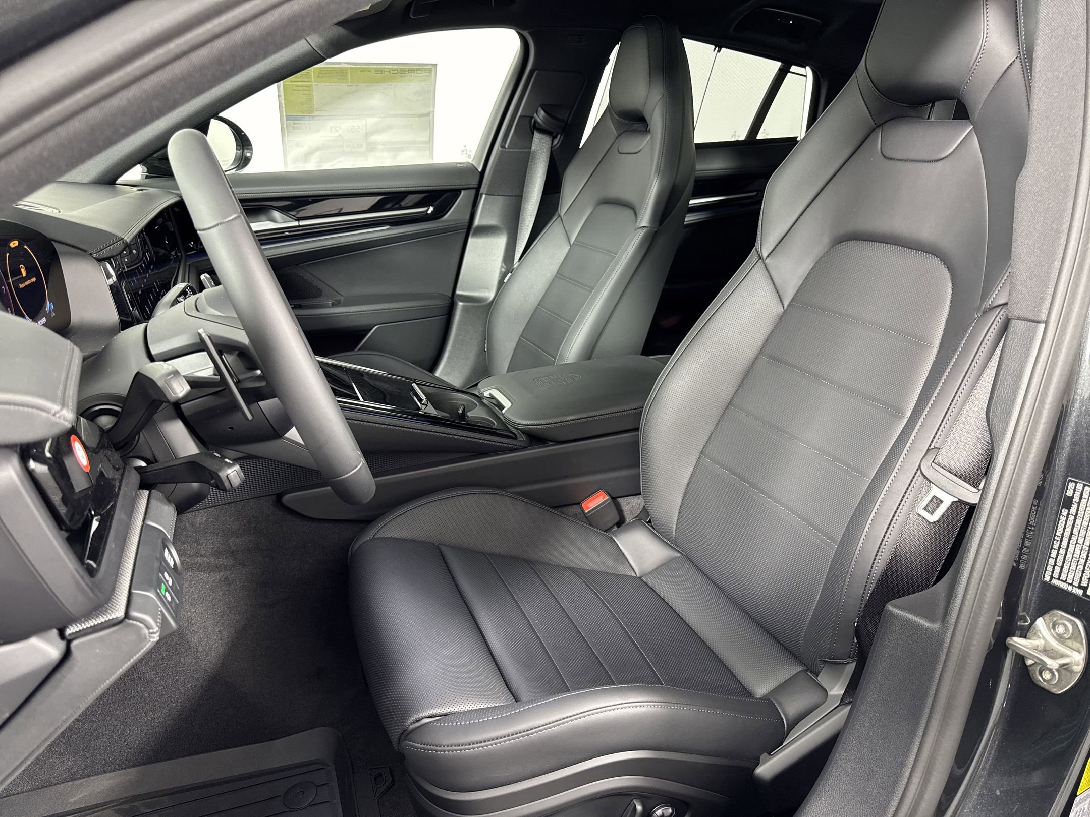 Used 2025 Porsche Panamera 4 image 5