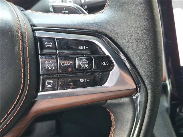 Used 2023 Jeep Grand Cherokee L Summit w/ Advanced Protech Group IV AWD/4WD image 12