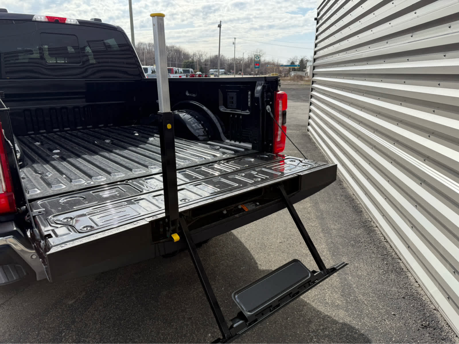 New 2025 Ford F350 Lariat w/ Chrome Package image 25