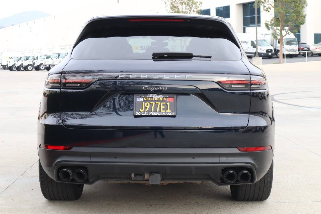 Used 2023 Porsche Cayenne Platinum Edition image 19