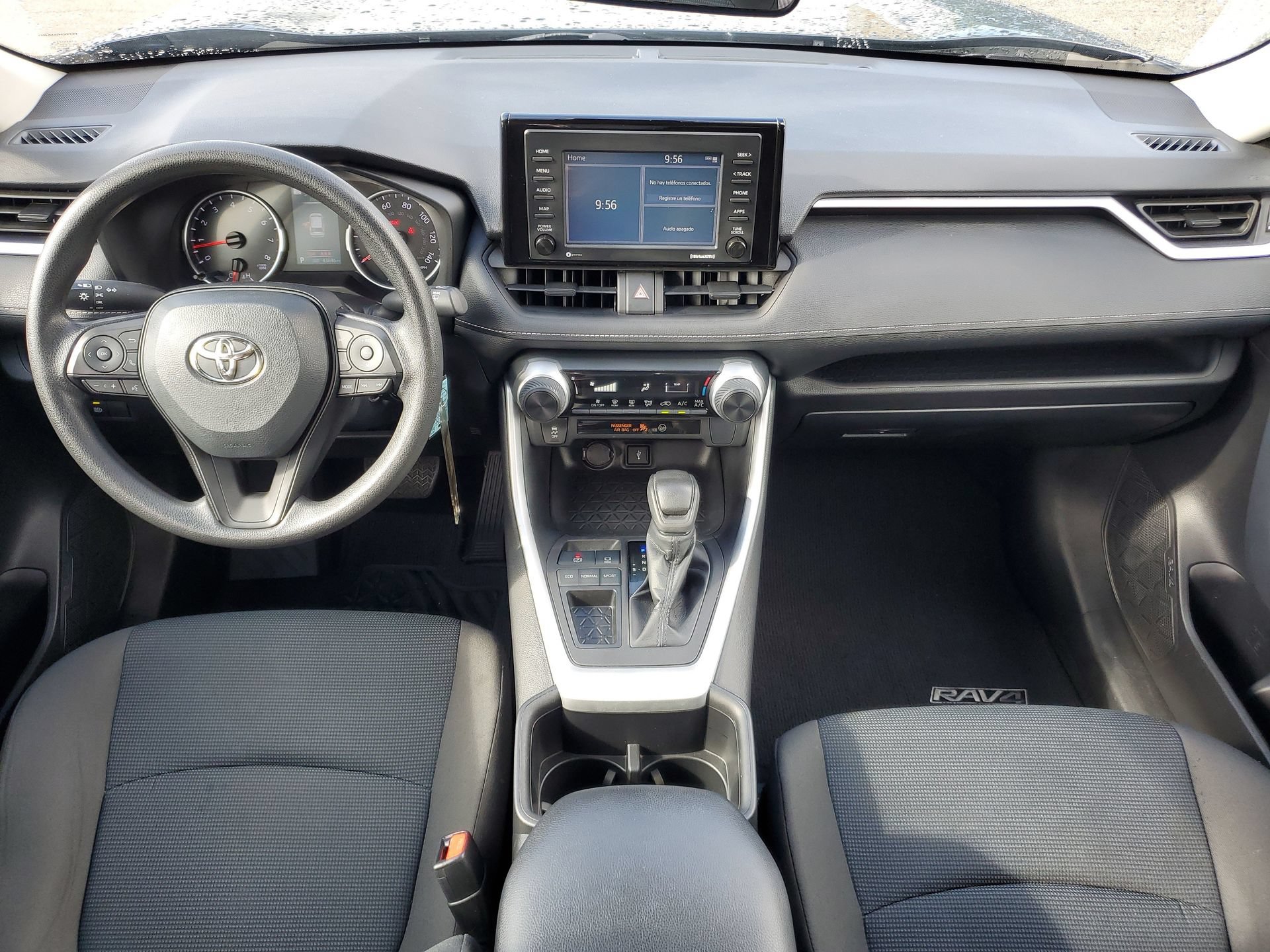 Used 2022 Toyota RAV4 LE FWD image 13
