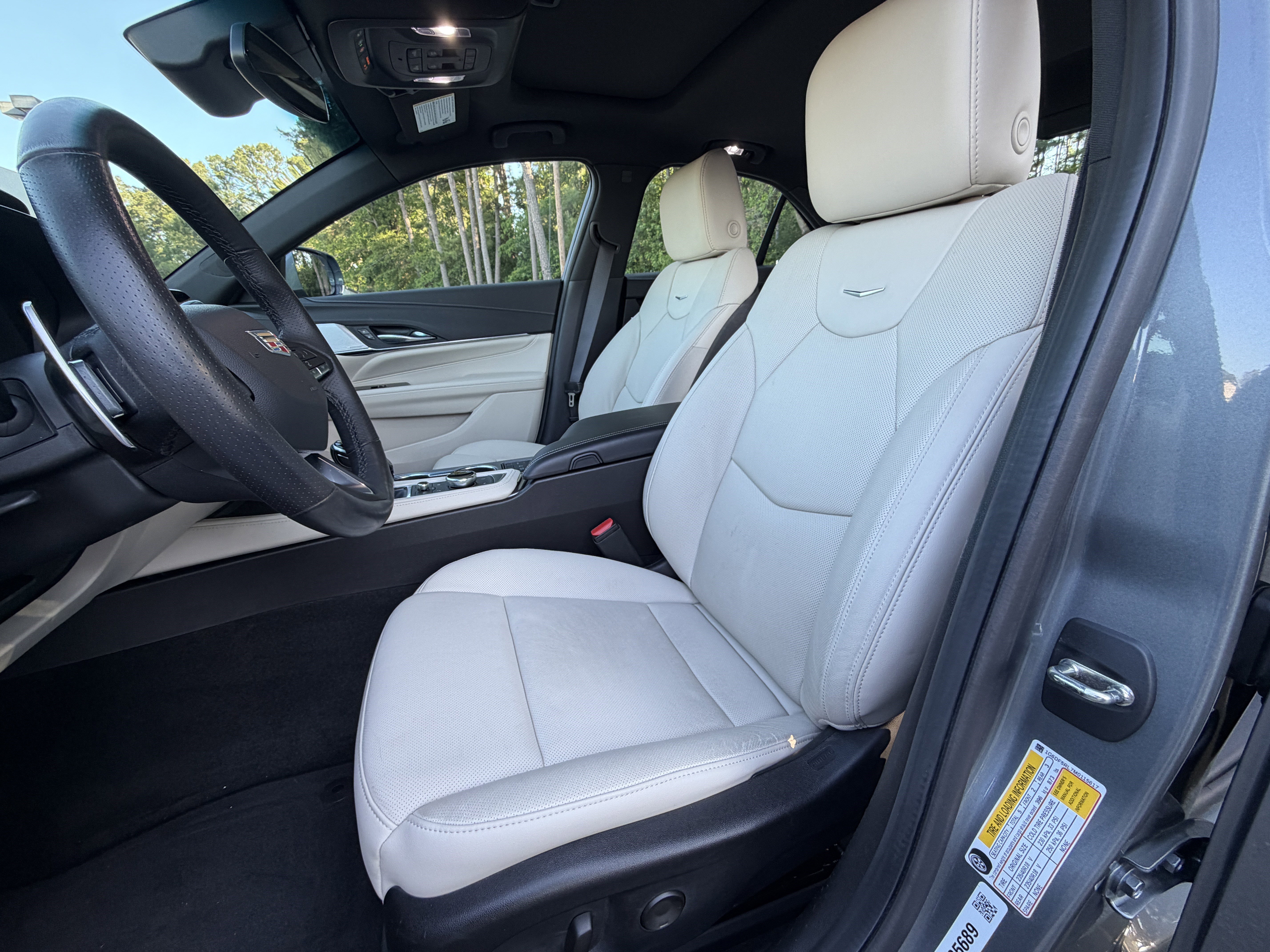 Used 2021 Cadillac CT4 Premium Luxury AWD/4WD image 15