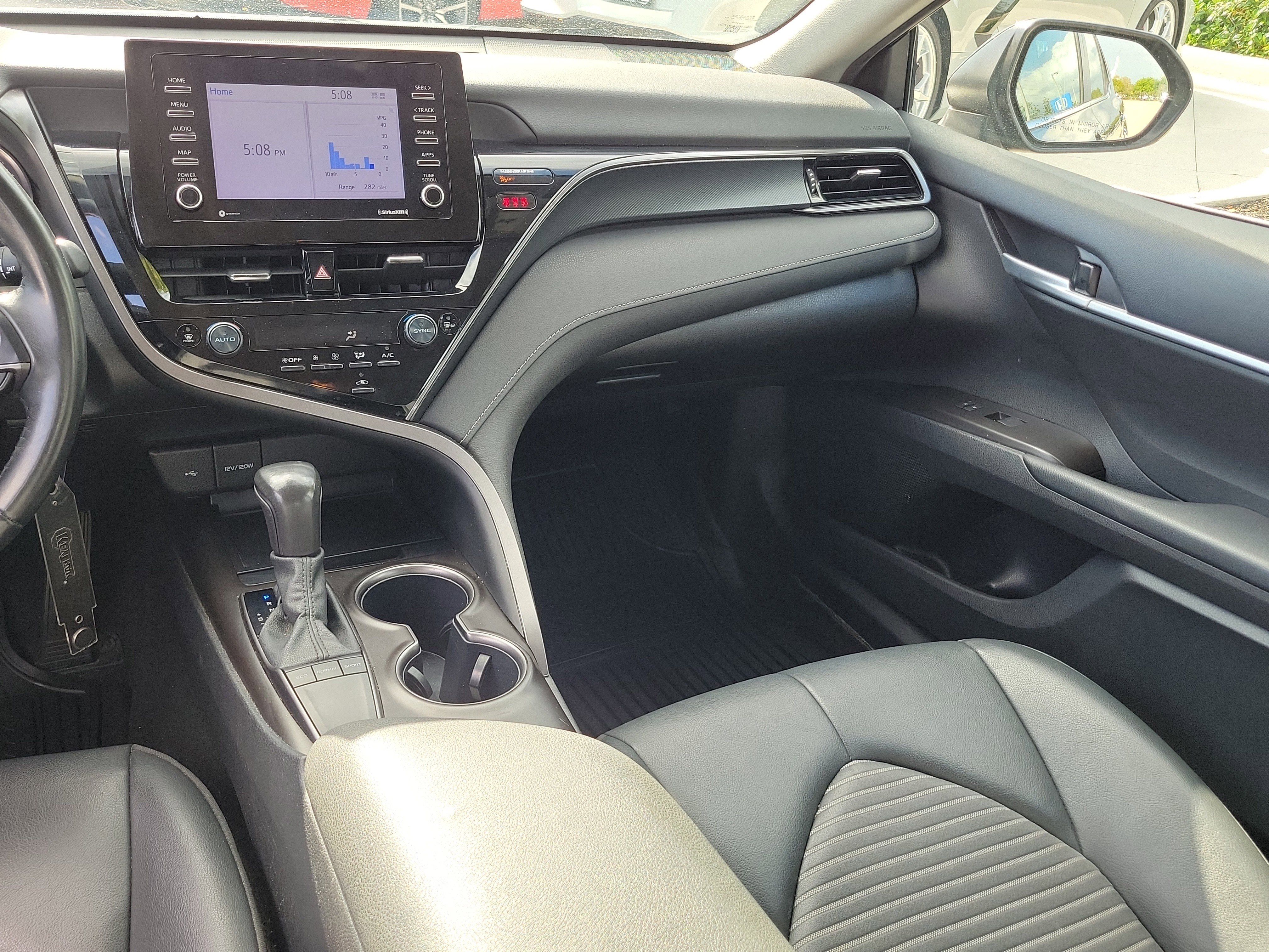 Used 2024 Toyota Camry SE FWD image 15
