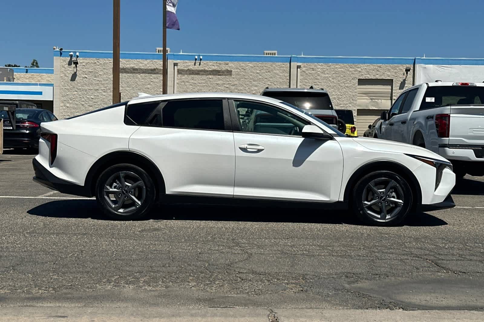 Used 2025 Kia K4 FWD image 8