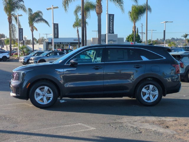 Certified 2026 Kia Sorento LX FWD image 6