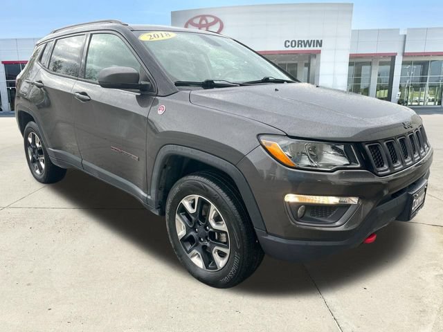 Used 2018 Jeep Compass Trailhawk w/ Leather Interior Group AWD/4WD image 2