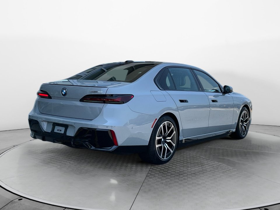 Certified 2024 BMW i7 eDrive50 w/ M Sport Package RWD image 7