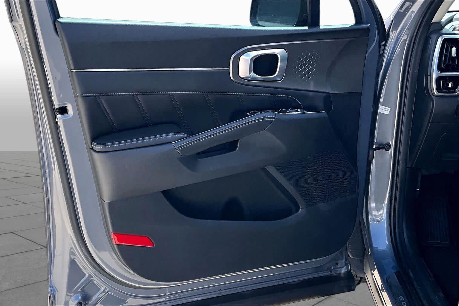 Certified 2023 Kia Sorento SX AWD/4WD image 19
