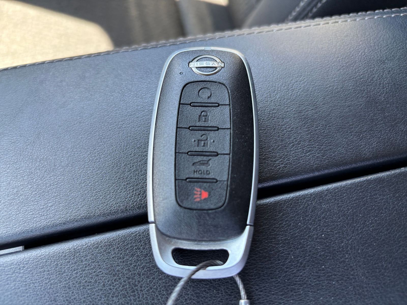 Used 2025 Nissan Rogue SV FWD image 27