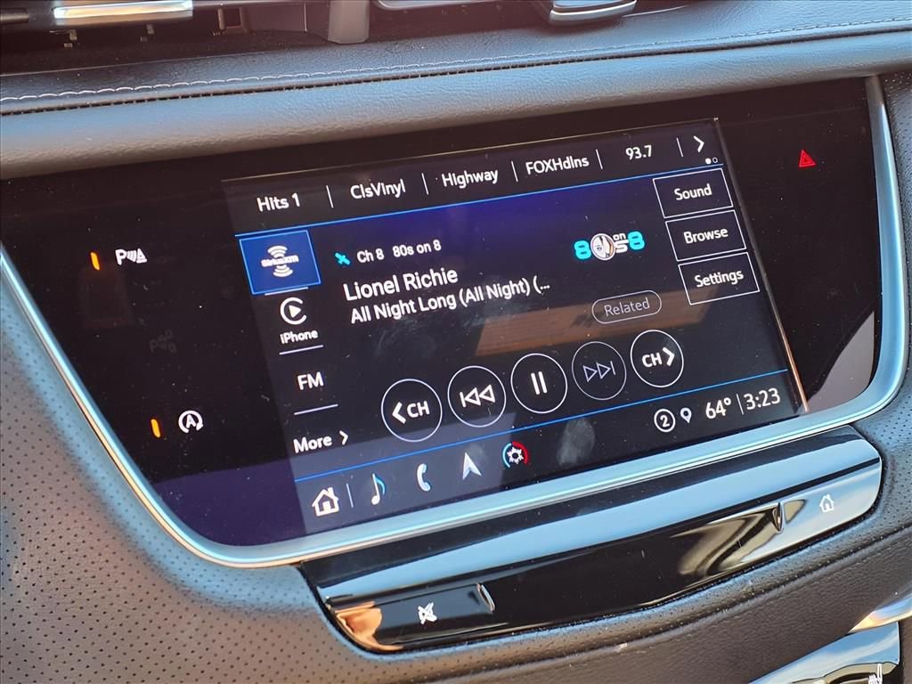 Used 2025 Cadillac XT5 Premium Luxury image 9