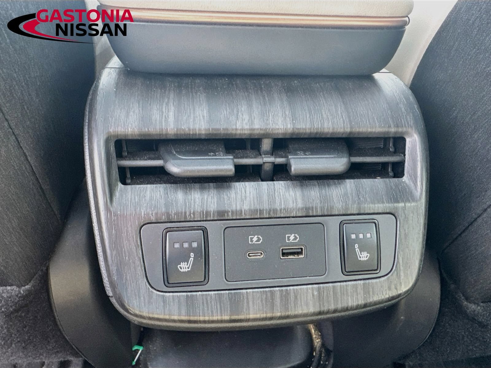 Used 2023 Nissan Ariya FWD image 27