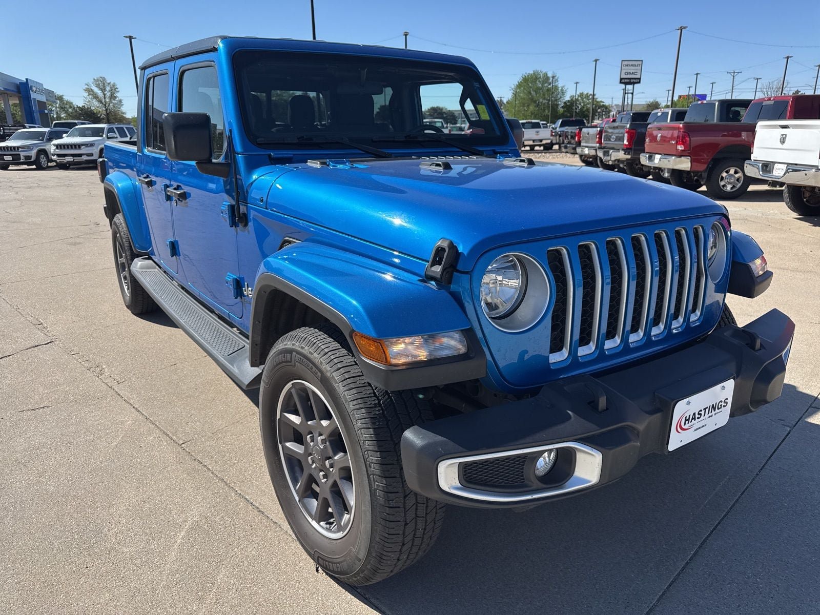 Used 2021 Jeep Gladiator Overland w/ Cold Weather Group AWD/4WD image 8