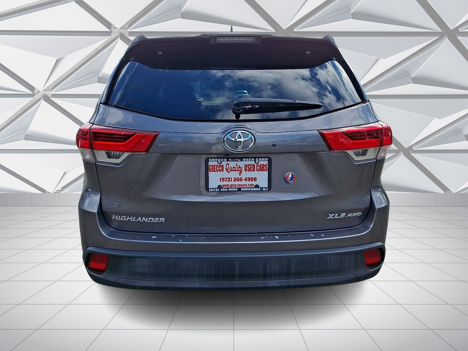Used 2019 Toyota Highlander XLE AWD/4WD image 9