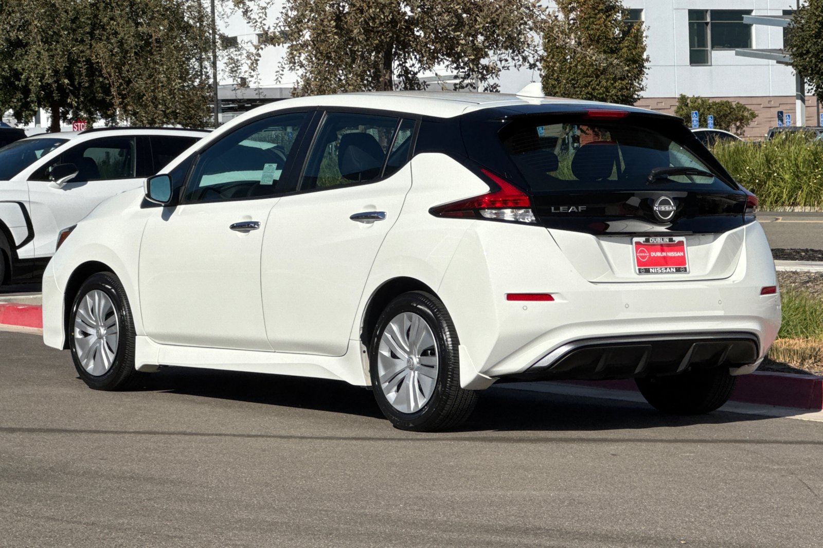 Certified 2025 Nissan Leaf S FWD image 6