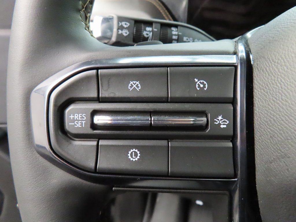 Used 2025 GMC Yukon XL AT4 w/ AT4 Premium Package image 48