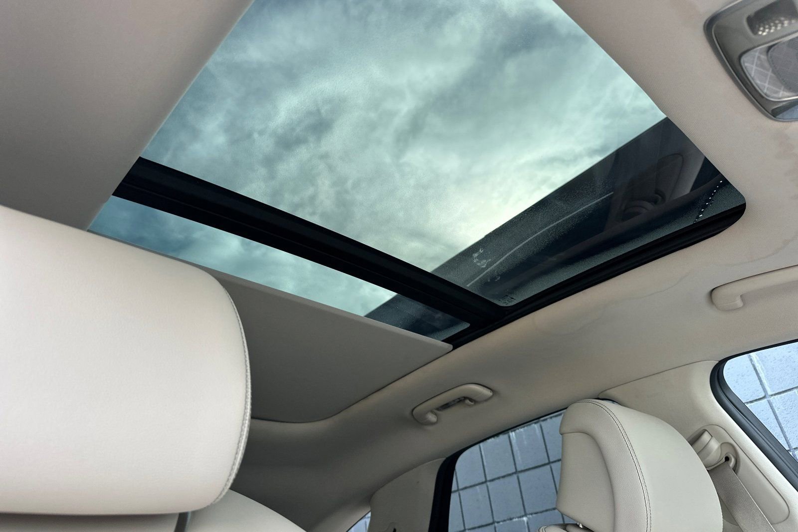 Used 2023 Genesis GV70 2.5T w/ Select Package image 21