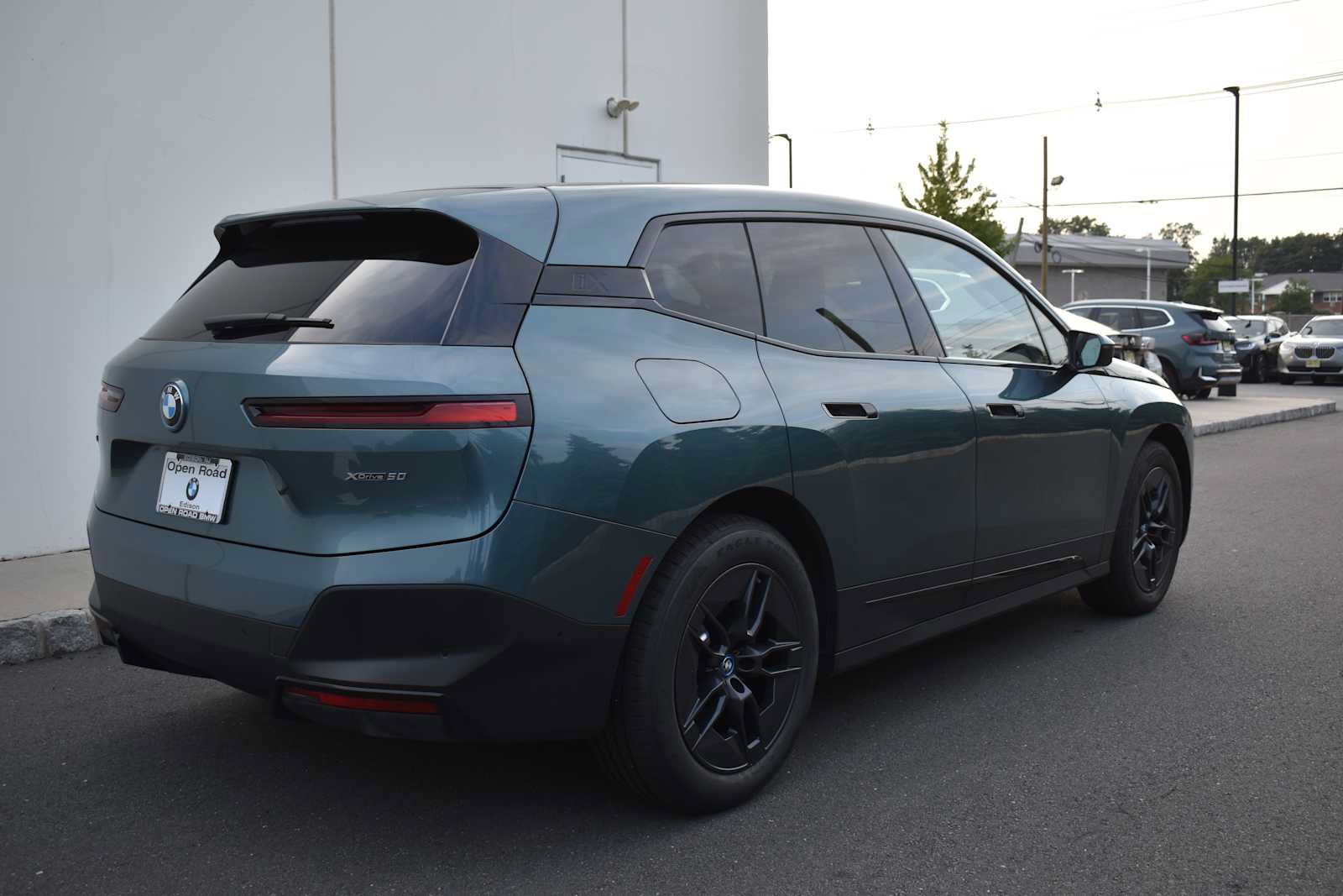 Used 2024 BMW iX xDrive50 AWD/4WD image 6