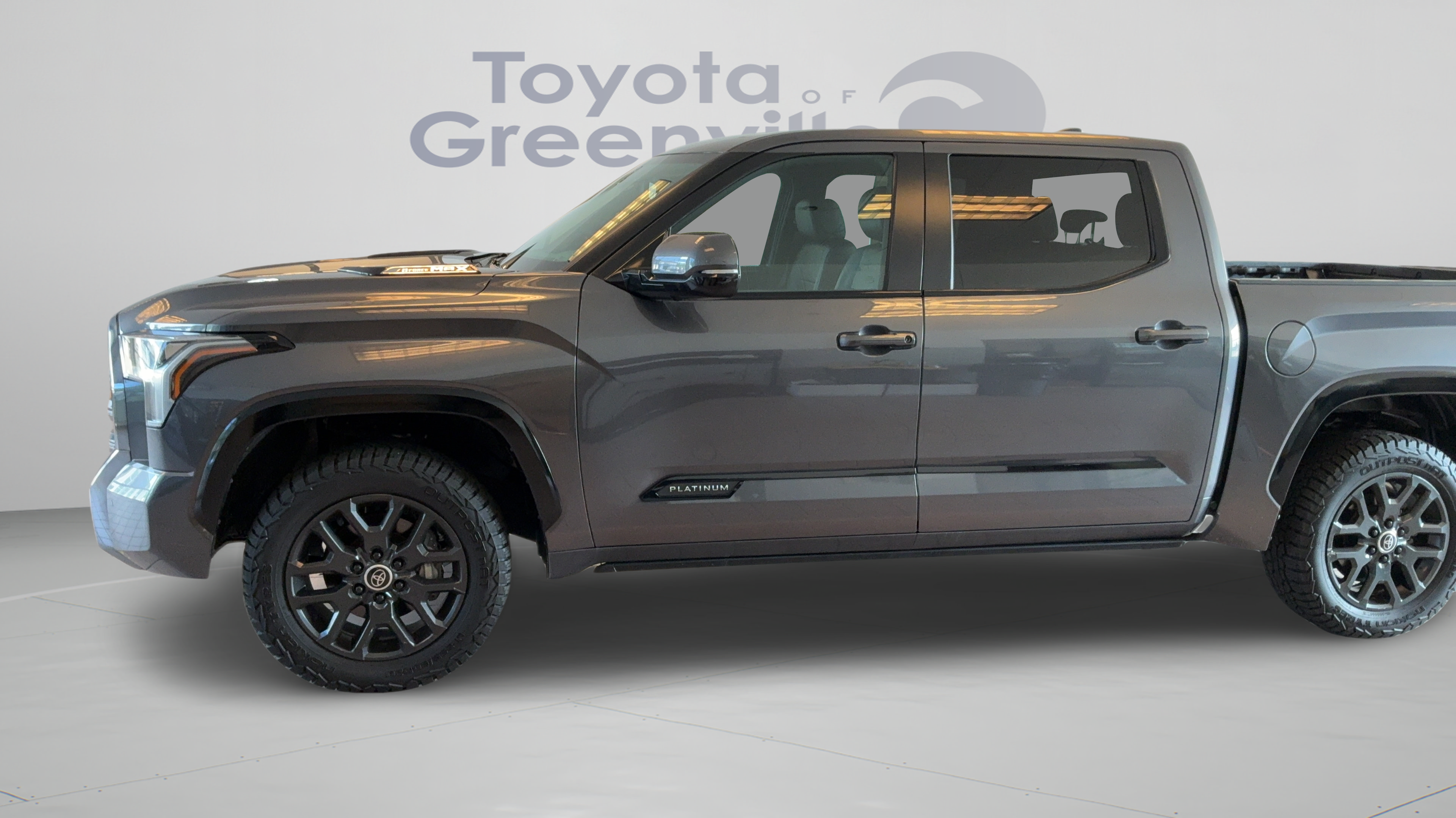 Used 2024 Toyota Tundra Platinum AWD/4WD image 49