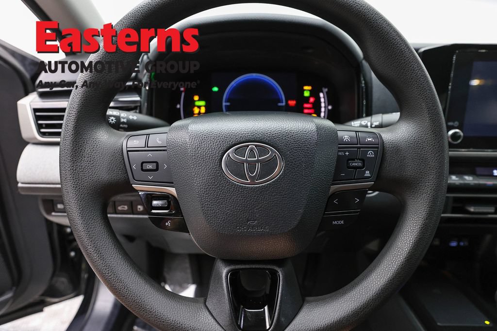 Used 2025 Toyota Camry LE FWD image 10