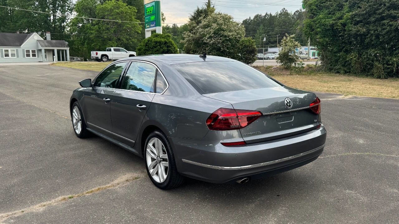 Used 2017 Volkswagen Passat 1.8T SEL Premium FWD image 6
