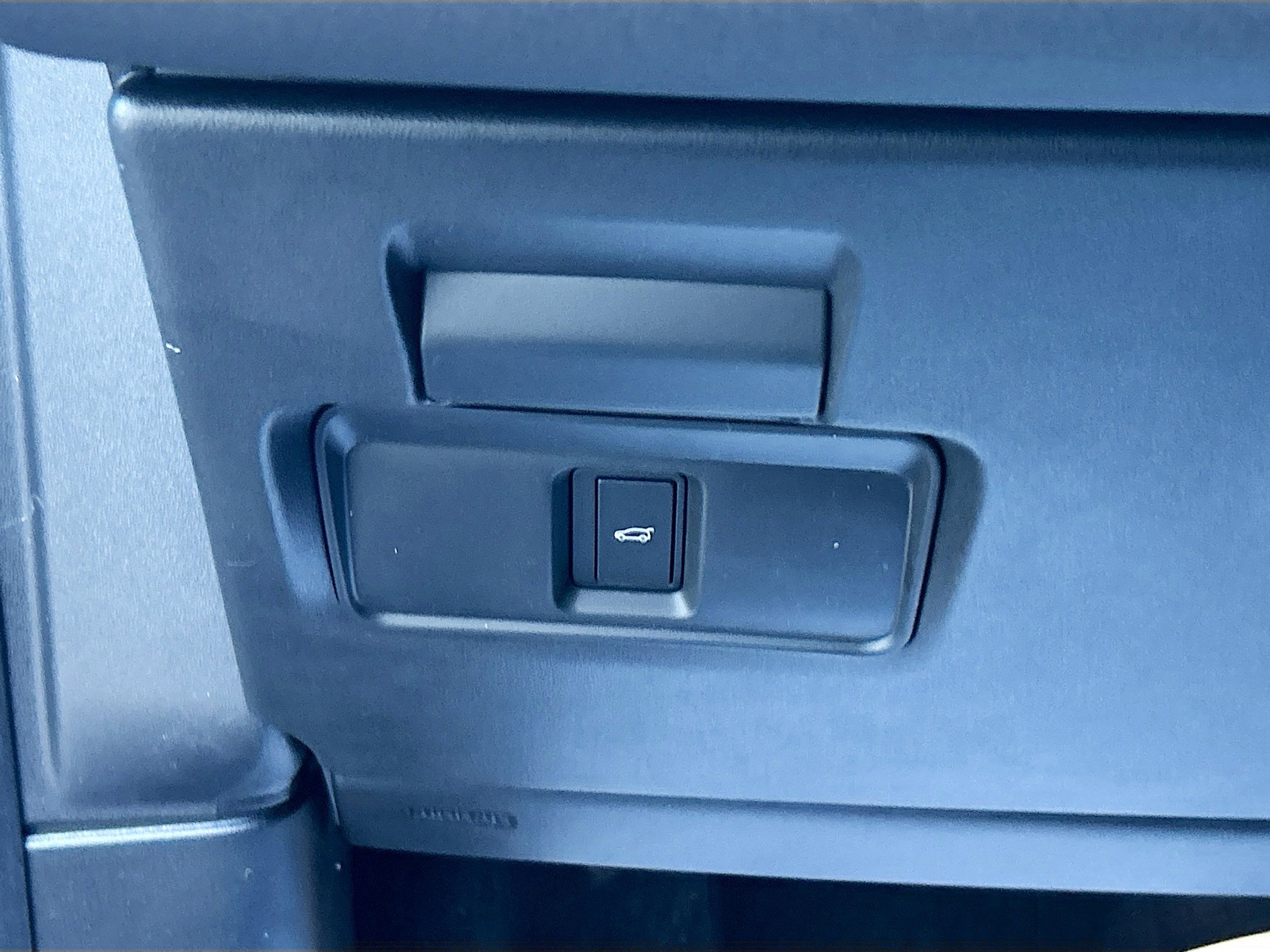 Used 2025 Land Rover Discovery Sport S image 26