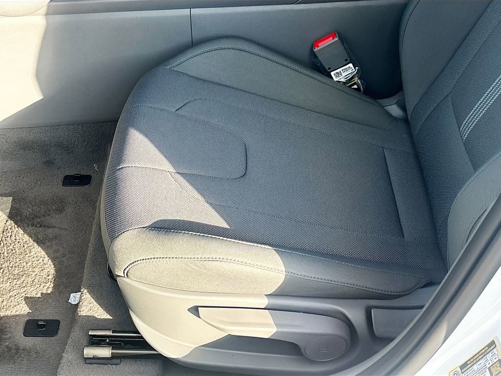 New 2026 Hyundai Elantra SE image 19