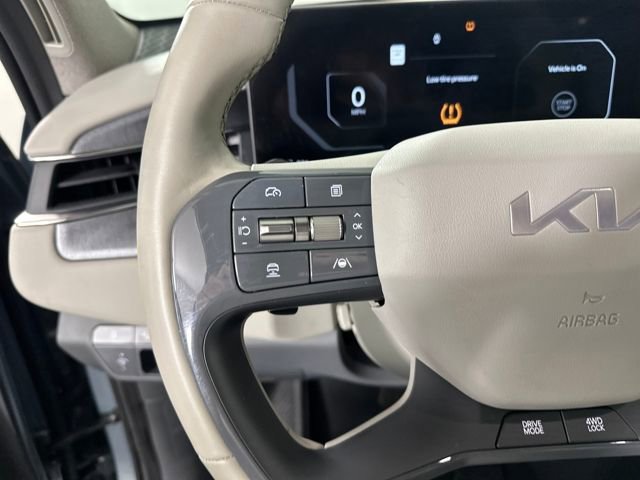 Used 2024 Kia EV9 Land image 15