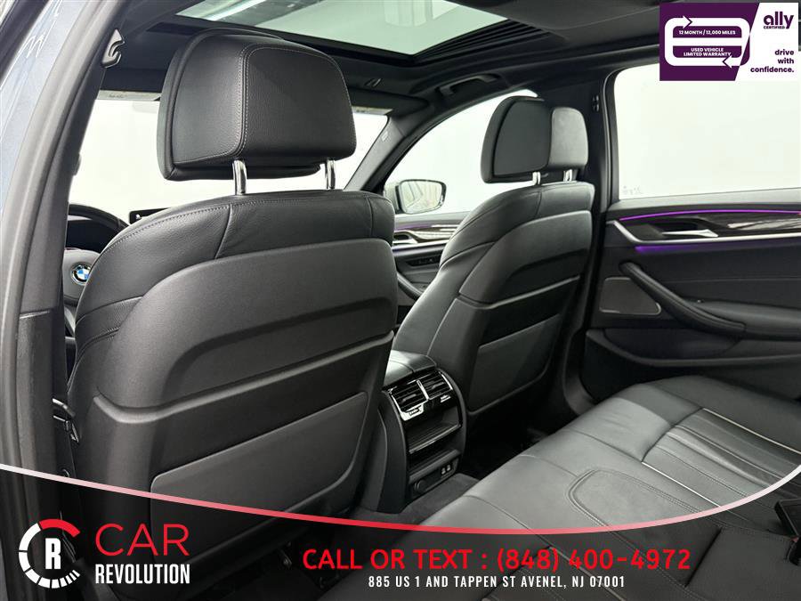 Used 2022 BMW M550i xDrive image 26