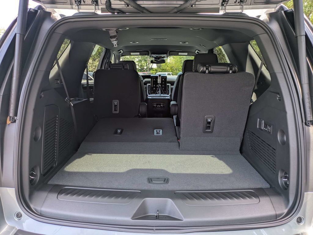 New 2026 GMC Yukon Elevation AWD/4WD image 13