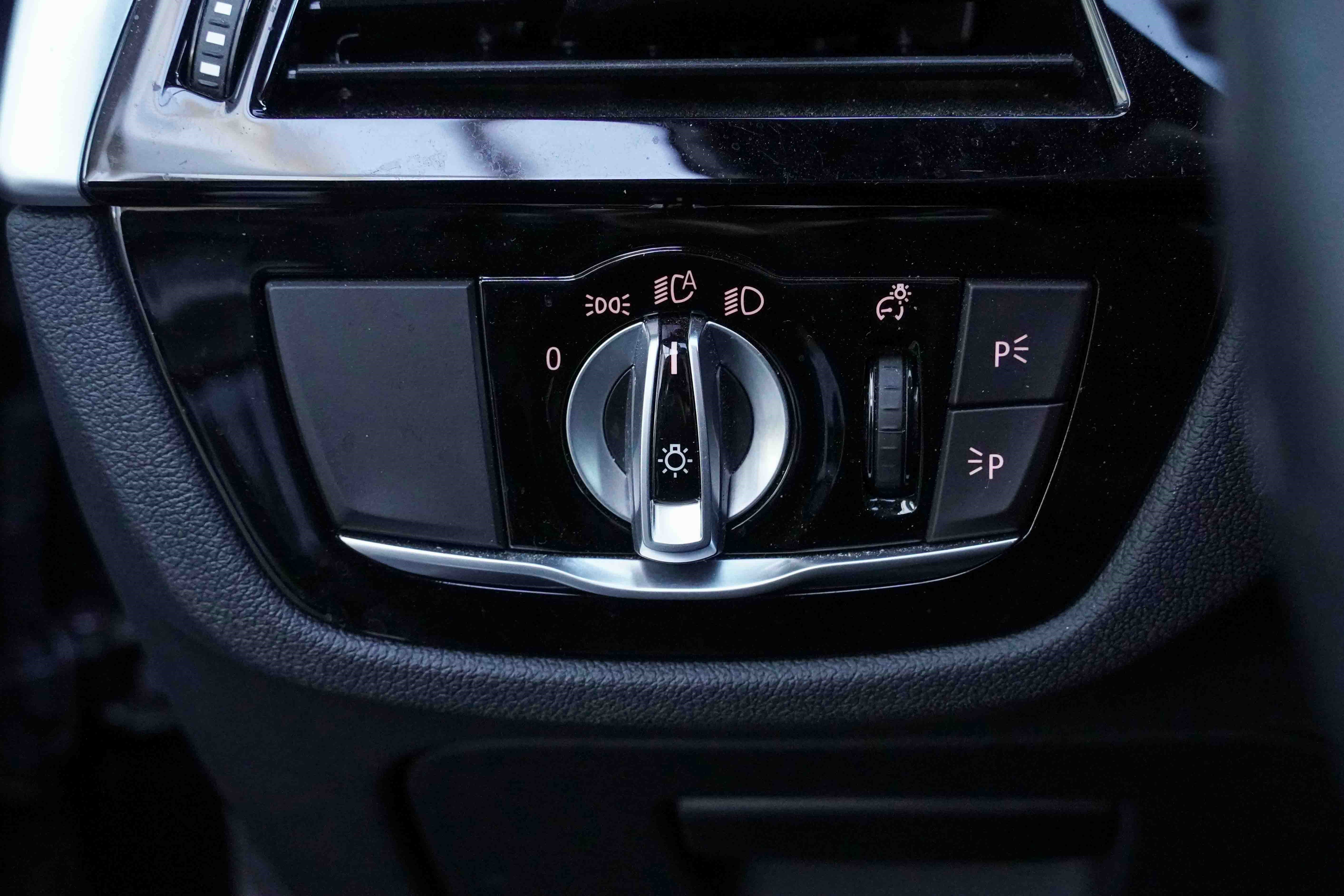 Certified 2023 BMW 530i xDrive w/ M Sport Package image 17