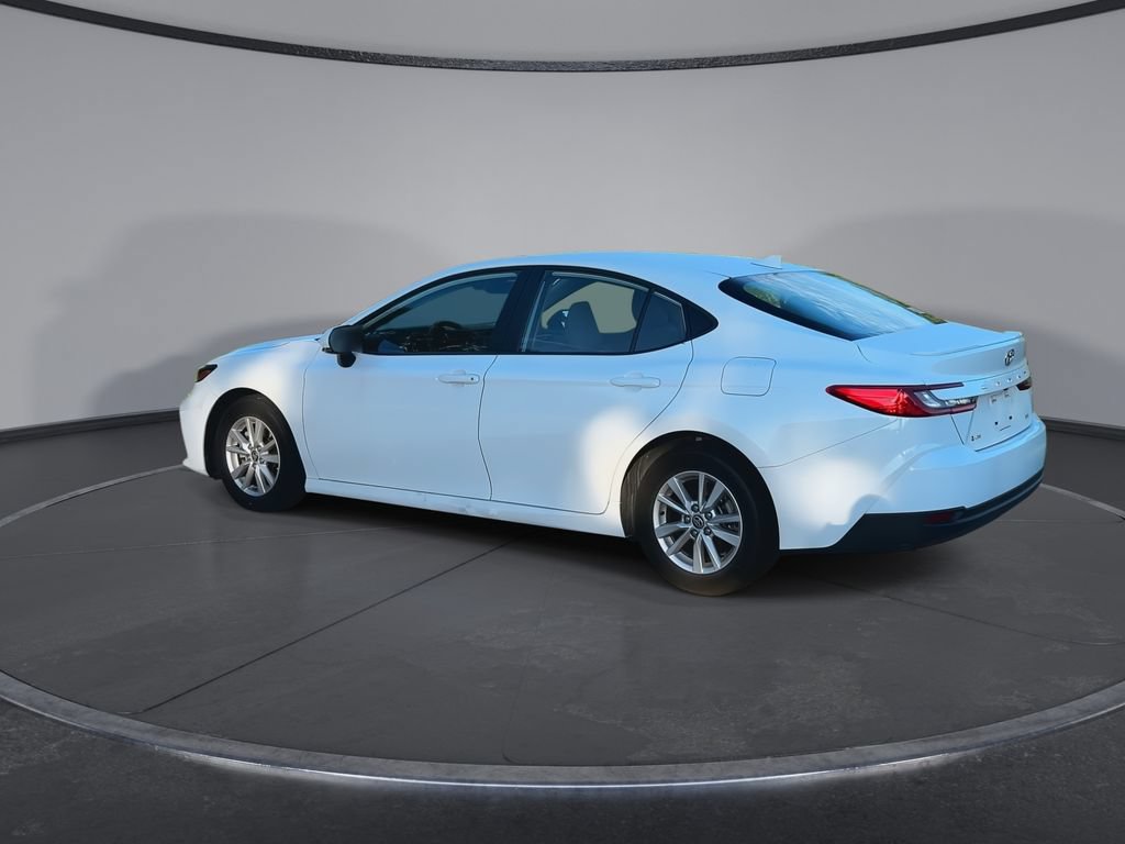 Used 2025 Toyota Camry LE w/ Convenience Package FWD image 6