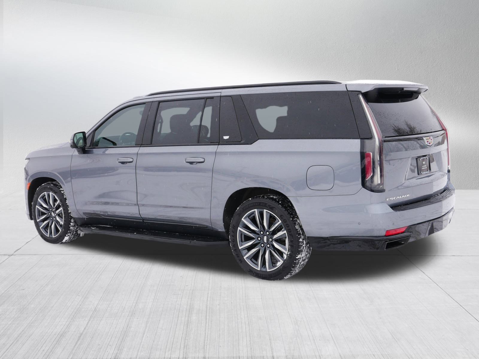 Used 2022 Cadillac Escalade ESV Sport w/ Touring Package image 4