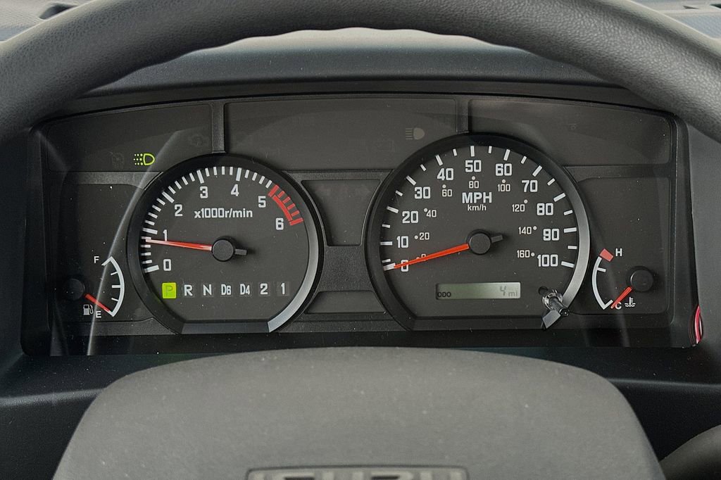 Used 2024 Isuzu NPR RWD image 17