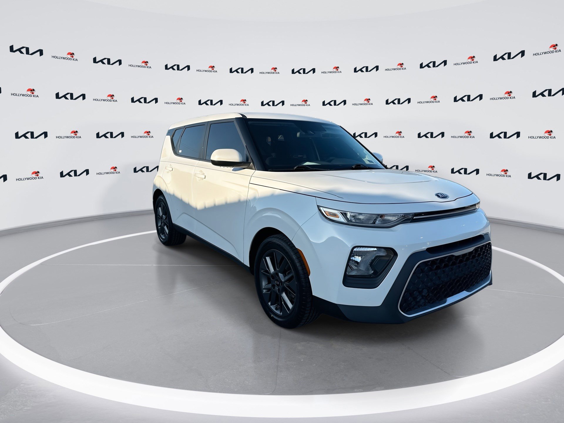 Used 2021 Kia Soul S FWD image 2