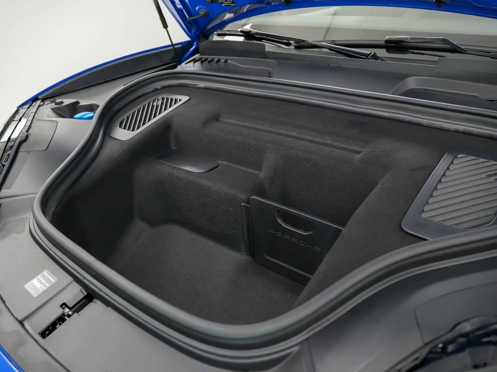 New 2026 Porsche Macan 4 Electric image 26